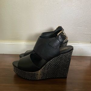 Mossimo wedge sandals size 9